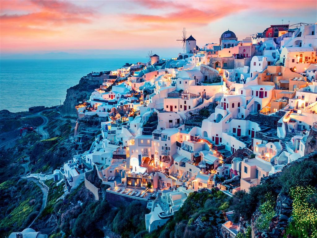 Sunset at Oia (Santorini)